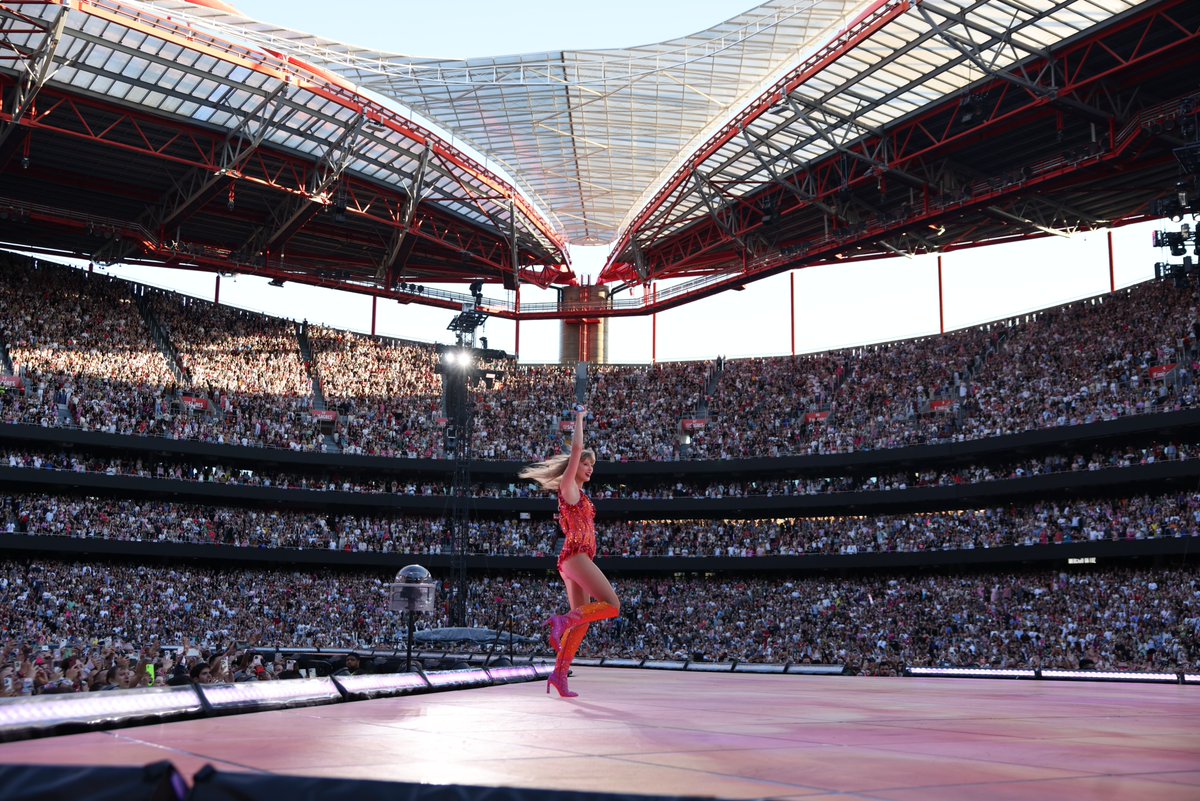 taylornation13's tweet image. Moments like #TSTheErasTour happen once every few lifetimes. ✨ What if we told you we're back, #MiamiTSTheErasTour? 🥲 We are so excited to kick off this final leg with you! 💚💛💜♥️🩵🖤🩷🩶🤎💙🤍