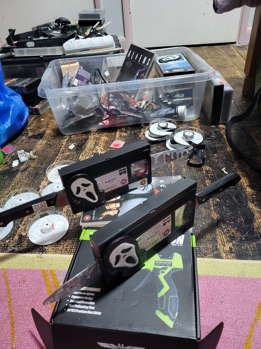 ClaresFunkWare's tweet photo. So much to do and not enough time. I've got 15 vhs to make for next weekend and 4 of those involve melting and bending plastic. I always leave these to last as the super stress me out! But 2 screams nearly done
#eventready #vhs #retro #lastmin #MHHSBD #horror https://t.co/QHIYpSApUW