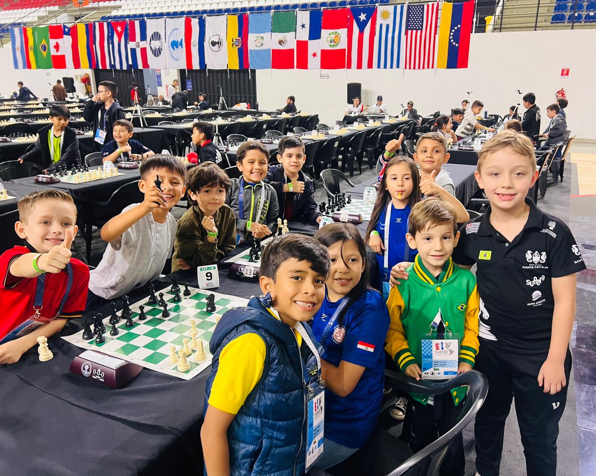dsmallys's tweet photo. El futuro del Ajedrez Panamericano.
¡La sub 7 del continente!
Ecuador 🇪🇨 presente , con Stephano Salazar, de Manta!
@FIDE_chess @fideamerica @FedeEcuAjedrez @manta_alcaldia @feparaj 
@MarticaFierro @carlos_set https://t.co/TBlQG7XeGy