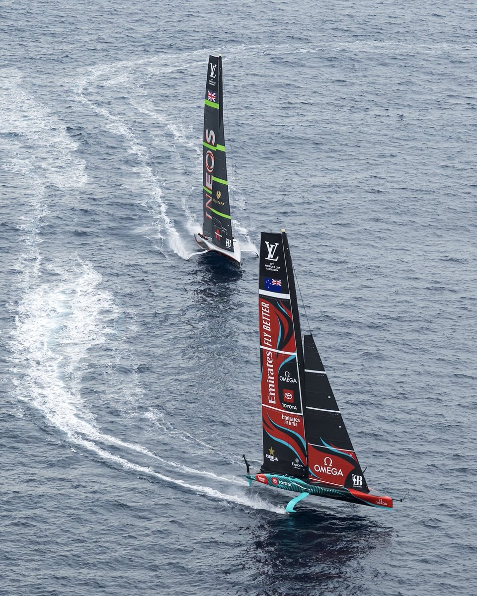 omegawatches's tweet image. An amazing performance by Emirates Team New Zealand, well done on winning the 7th race in the America’s Cup. Great to see how precision and teamwork come together for a spectacular win. omegawatches.com/sailing

#OMEGAOfficialTimekeeper
#AmericasCup
@AmericasCup