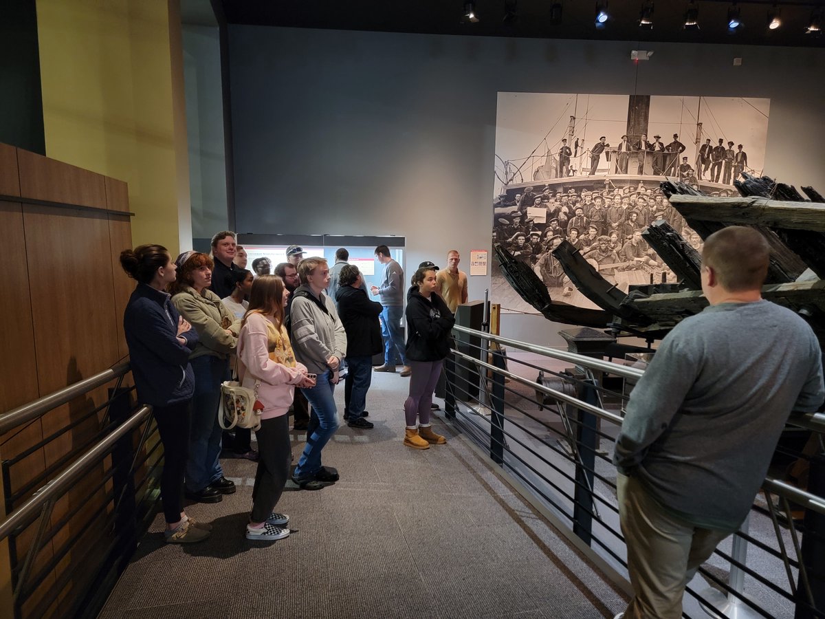 Dr. Laura June Davis tweet media