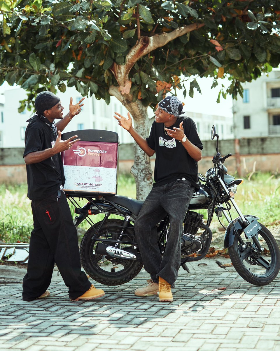 Nwannekaenyioma's tweet image. Please as you people are delivering the money bouquets, shoes and everything in-between including love, there’s only one reliable delivery company. @kanagajnr_Exp . Patronize us. 

#BBNaijaS9 #Ksquad #VictoriaOnyewere #KForce  #WannixHandi #OzeeMbadiwe #OceeMbadiwe 
#Onyxtars