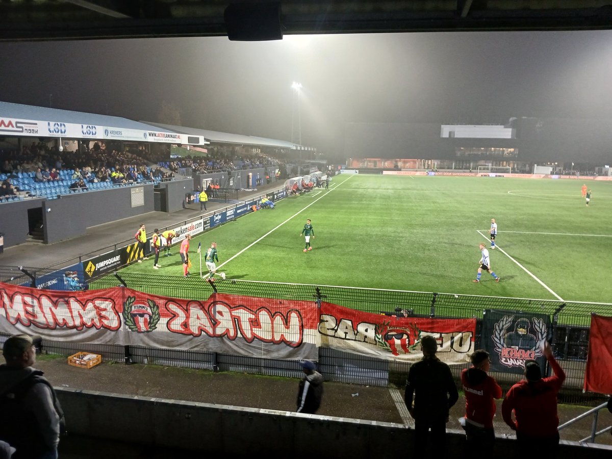 EmmenForlife's tweet photo. Fc emmen wint met 0-3 in Eindhoven
#fceemm #einemm #fcemmen https://t.co/0y2MWaUSEl
