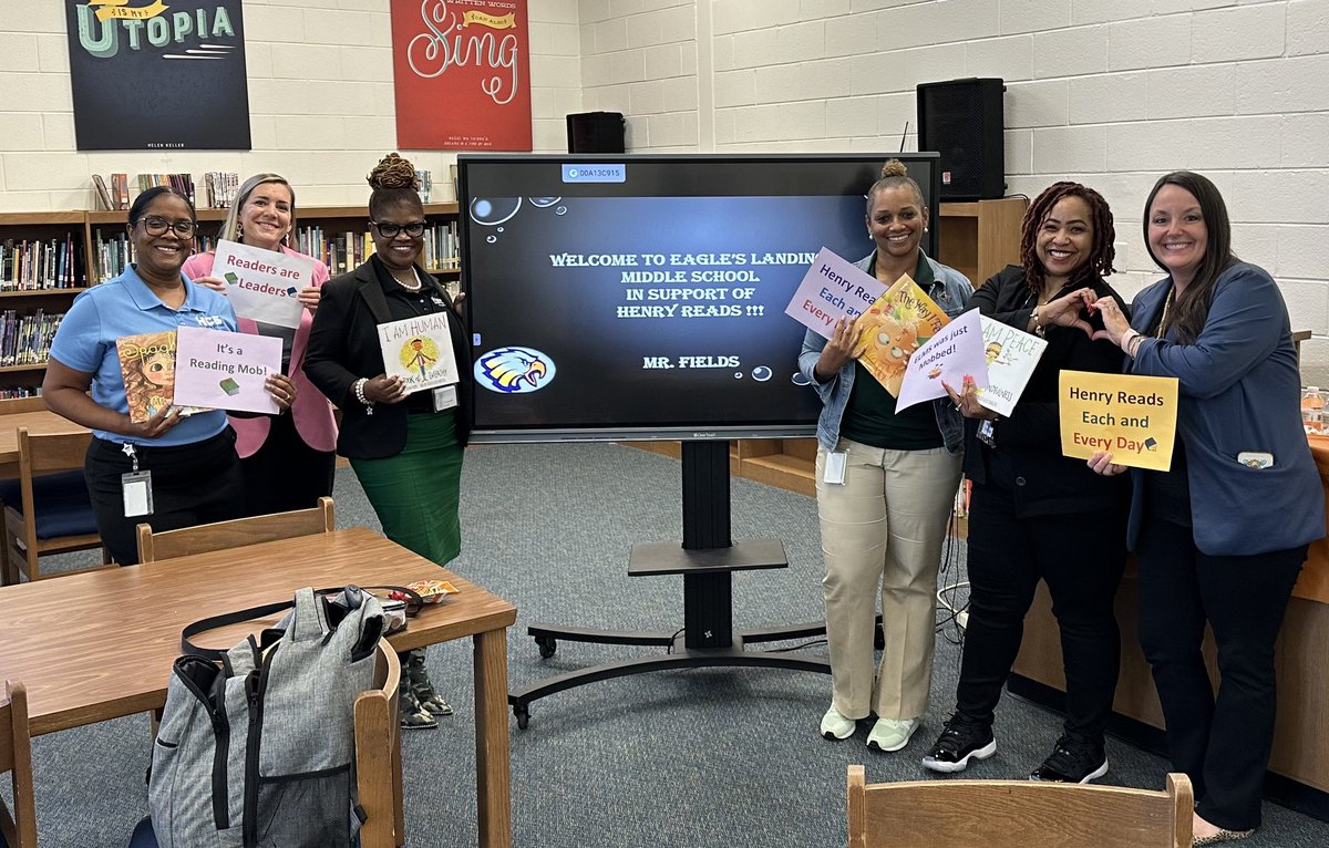 KeshaMuhammad3's tweet photo. What a great way to end the week as these leaders dropped everything to show our @ELMS_HCS students just how serious we are about reading. #HenryReads #TodayAReaderTomorrowALeader @AkbarEducates @TermerionMLakes https://t.co/wOzsUwZQXR