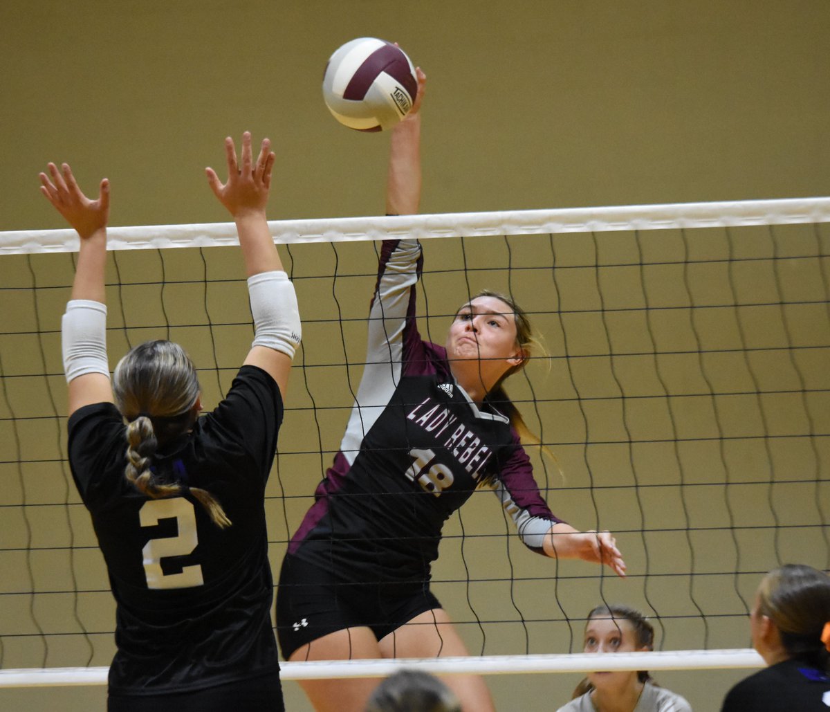 Tate_Russell's tweet photo. 📸PHOTO GALLERY📸
Go to https://t.co/zy7H4jaTvT to see over 1⃣0⃣0⃣ photos of South Greene volleyball's state sectional win over CSLA.
https://t.co/bDdSQsSRNh https://t.co/Hdk0EOxqtH