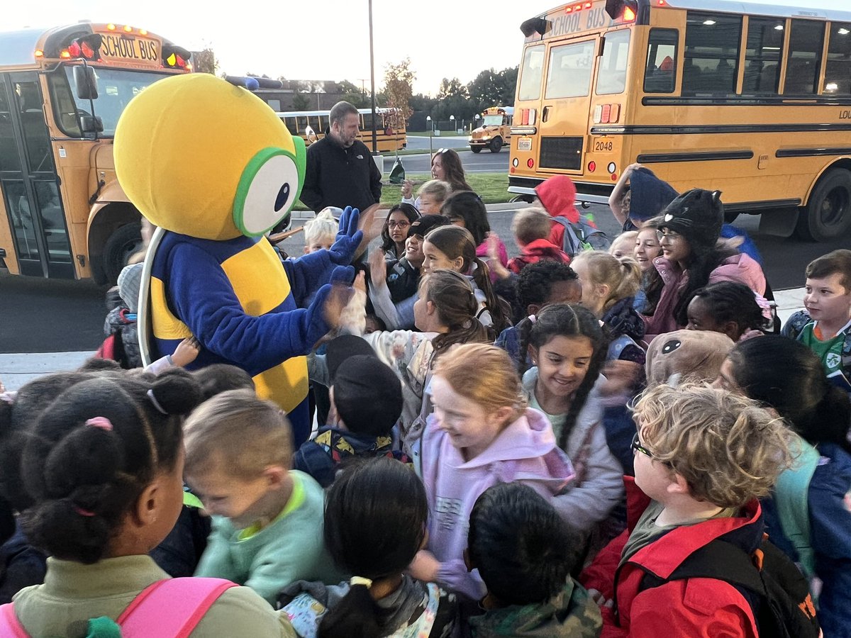 HovatterES's tweet photo. One LCPS Celebration Day! 
#WeAreOneLCPS https://t.co/56UXJJjhi6