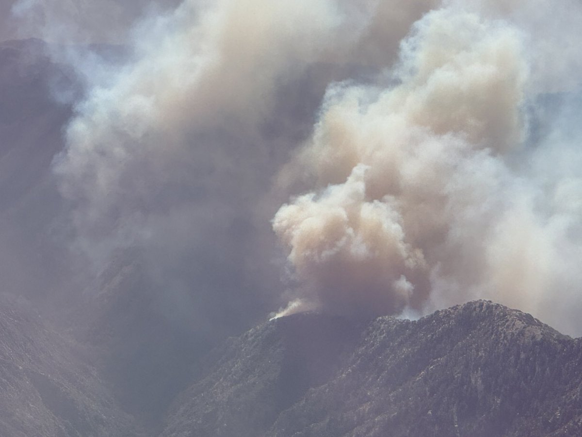 <a href="/Angeles_NF/">Angeles National Forest</a> <a href="/LACoFDPIO/">L.A. County Fire Department</a> <a href="/SBCOUNTYFIRE/">San Bernardino County Fire</a> <a href="/CALFIREBDU/">CAL FIRE BDU</a> Flew over this less than an hour ago departing ONT to LAS. Looks like active fire to me .