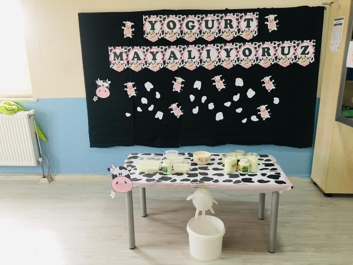 BeyAhlat's tweet photo. “ Ya tutarsa?” dedik , inanır mısınız çok güzel tuttu. 
Okulumuz anasınıfı öğrencilerini ve öğretmenimiz @uzunselvi_elif ‘yi tebrik ediyoruz. 
Yoğurt yapımını, yardımlaşmayı ve paylaşımı hep birlikte öğrendik. 
Bekleriz ,
@AhlatIlce 
@Bitlis_Mem 
@kasm_baykar https://t.co/E4AlonIGOf