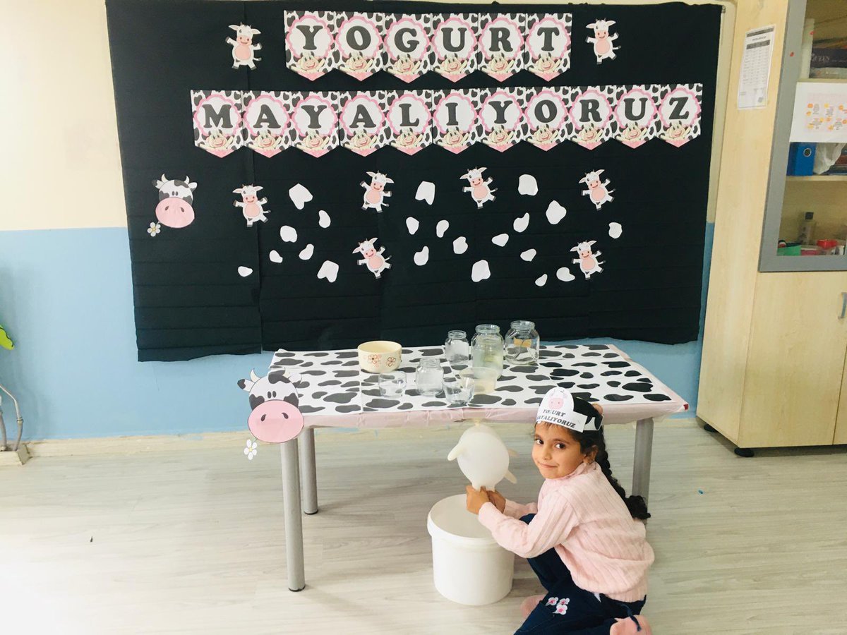 BeyAhlat's tweet photo. “ Ya tutarsa?” dedik , inanır mısınız çok güzel tuttu. 
Okulumuz anasınıfı öğrencilerini ve öğretmenimiz @uzunselvi_elif ‘yi tebrik ediyoruz. 
Yoğurt yapımını, yardımlaşmayı ve paylaşımı hep birlikte öğrendik. 
Bekleriz ,
@AhlatIlce 
@Bitlis_Mem 
@kasm_baykar https://t.co/E4AlonIGOf