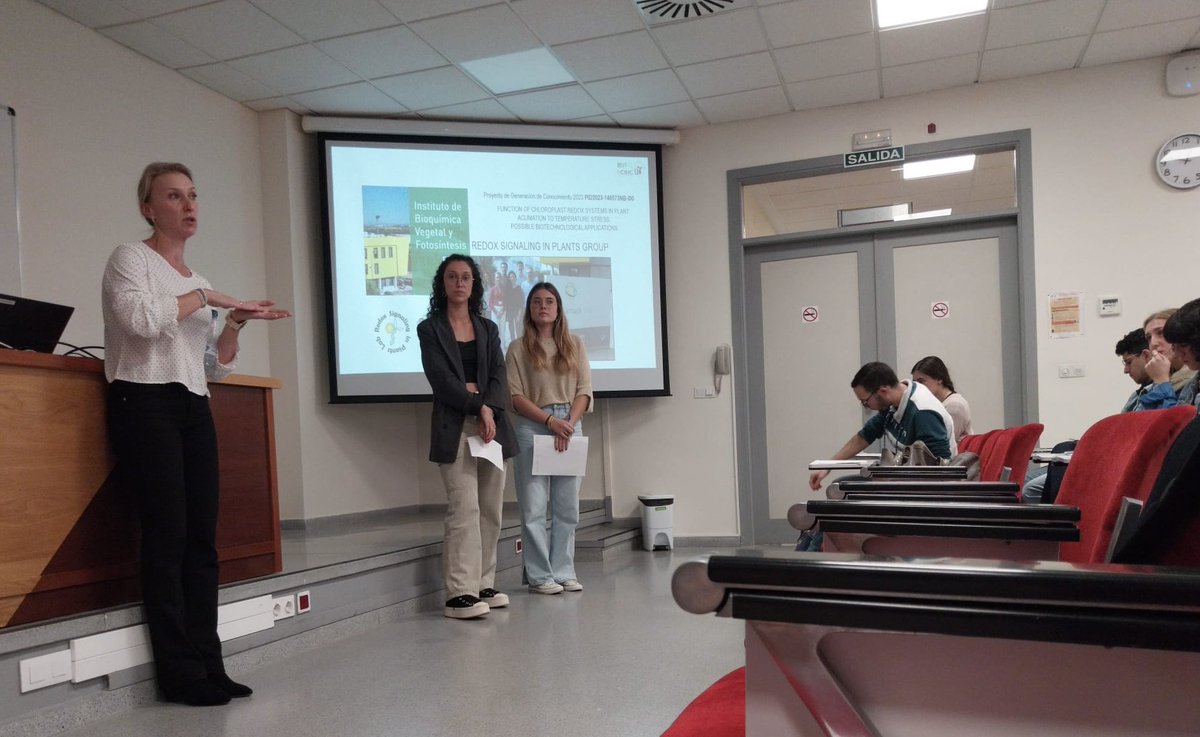 Mª Luisa Hernández (@luisaherjim) on Twitter photo Great discussion after the University Master in Molecular Genetics and Biotechbology seminar at <a href="/unisevilla/">Universidad de Sevilla</a>!!! 🌻👩🔬🔬<a href="/IBVF_Sevilla/">IBVF</a> <a href="/redoxsigplants/">Redox Signaling in Plants Lab</a> Brilliant students and future professionals 🎓 Great discussion after the University Master in Molecular Genetics and Biotechbology seminar at <a href="/unisevilla/">Universidad de Sevilla</a>!!! 🌻👩🔬🔬<a href="/IBVF_Sevilla/">IBVF</a> <a href="/redoxsigplants/">Redox Signaling in Plants Lab</a> Brilliant students and future professionals 🎓
