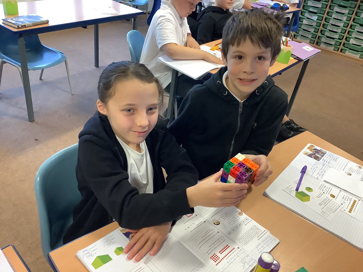 Miss Taylor tweet media