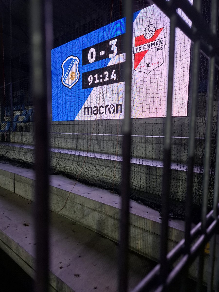 BrutusFCE's tweet photo. Prima avond in Eindhoven! #fceEMM @FC_Emmen https://t.co/F5dMSur4Kq