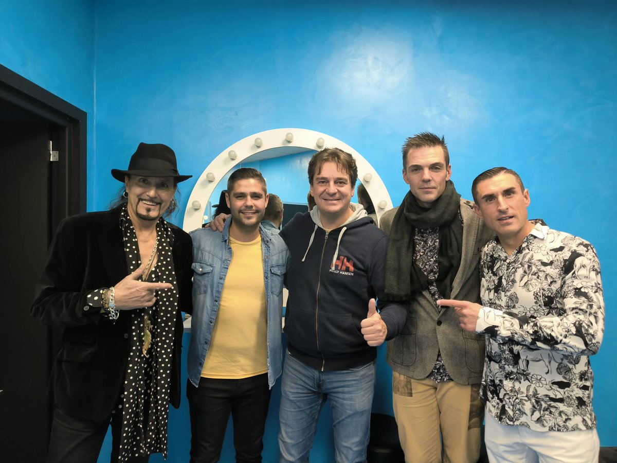 JavierAyalaO's tweet photo. Esta noche en el MADE IN FUENLA! 🎶
Preparado para disfrutar de los grupos DECARA y LITO CAMACHO en La Casa de la Música. Una noche llena de talento local. 

#MadeInFuenla #MúsicaEnDirecto #Fuenlabrada #TalentoLocal #Decara #LitoCamacho https://t.co/4REbMEV2Dr