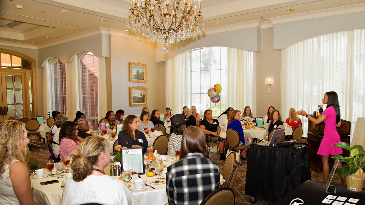 There’s nothing like having powerful women in a room together 💕🔥

This week, we had a ball at Prestonwood Country Club. Thank you to the Women Business Owner’s Network of the Triangle for inviting me to speak on “Nailing Your Narrative”