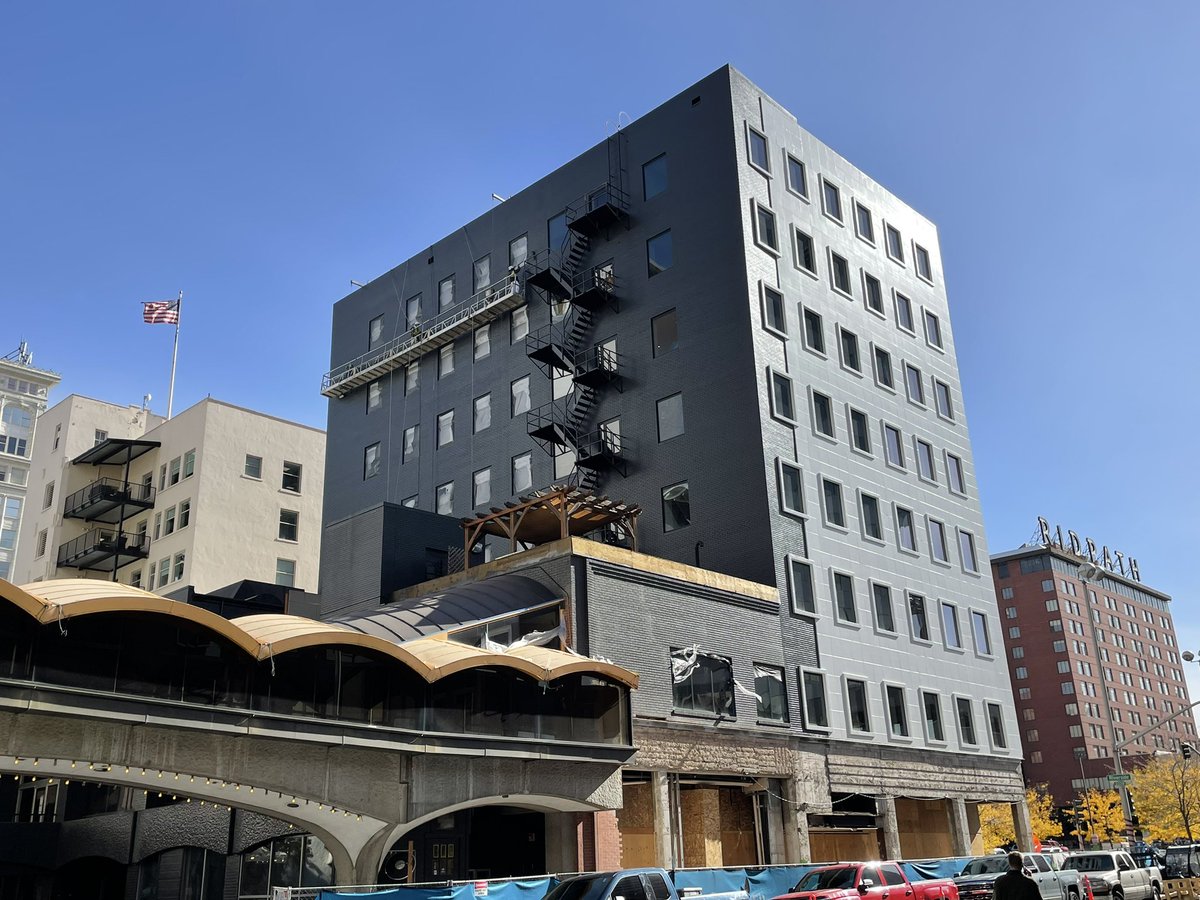 This new facade on the corner of Howard and Riverside is gorgeous!