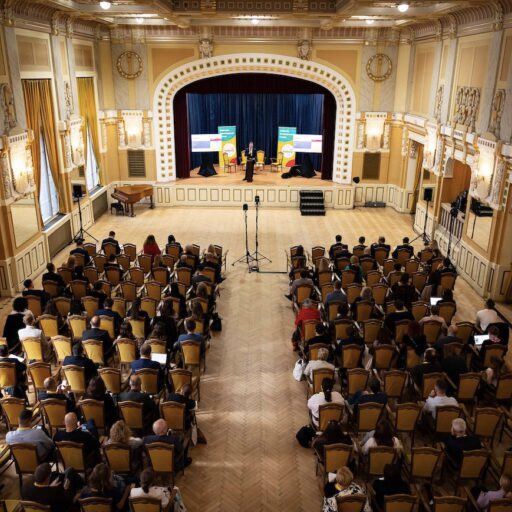 Ambrela_org's tweet photo. Naša #Ambrela privítala 10.10. v Bratislave vyše 250 medzin. expertiek a expertov na #rozvoj z 25 krajín — na medzin. konferencii Ambrela Development Forum #ADF2024. Najčastejšie sa skloňovala #Ukrajina a prichádzajúca #zima počas vojny. Viac tu: https://t.co/GMgllCTkNT #ADF #aid https://t.co/doUYzeiE1V