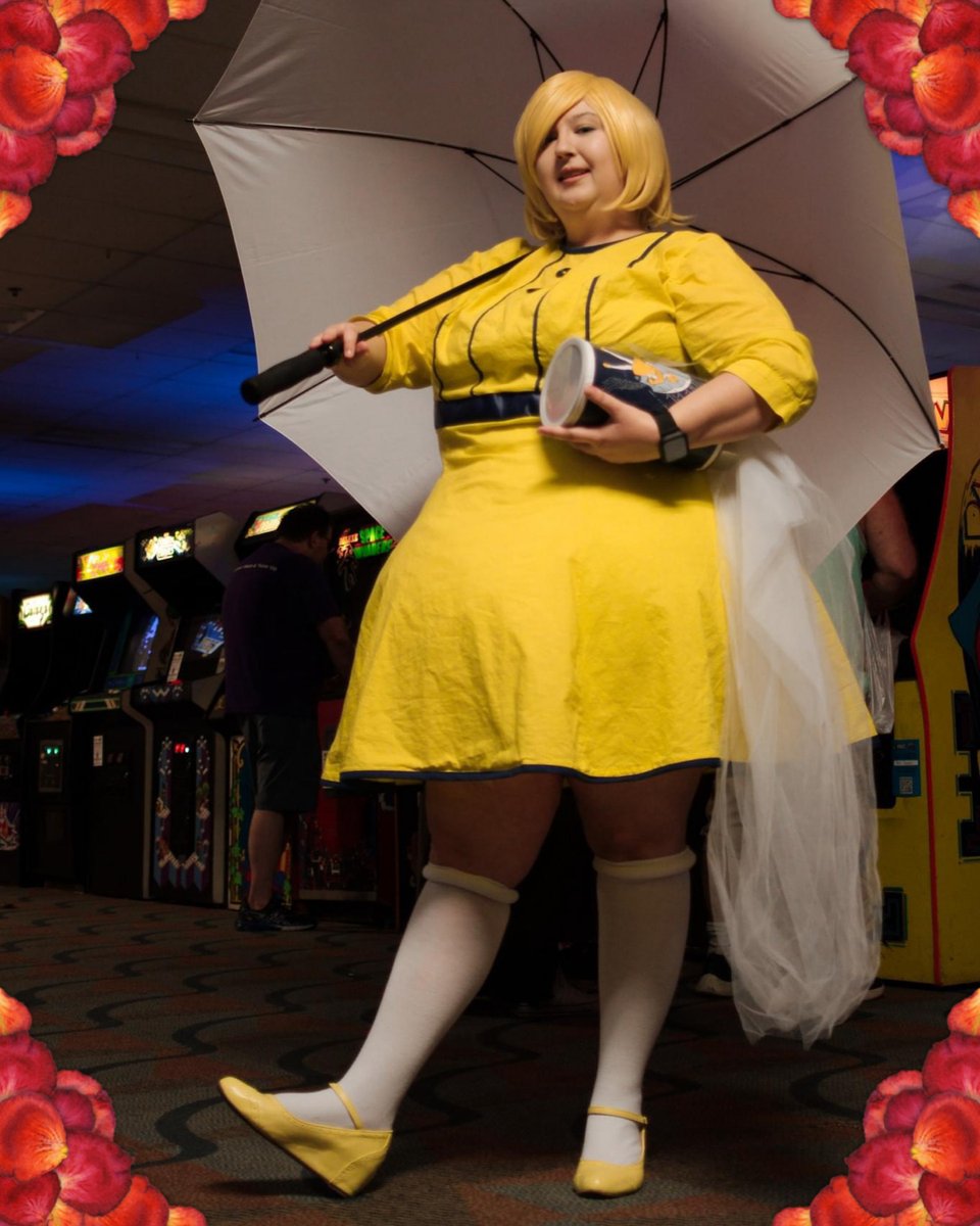 Ellowyn_Rose's tweet photo. I have collected a few of the photos taken of me, but not all of them. If you have one, please tag me. I'd love to see them! Also, thank you so much to Chris for snagging this great photo!
~ 🌹🌹🌹~
Property: Morton Salt Girl
Photo: @cpd_0123
Costume/prop: Me
Wig: @ardawigs https://t.co/zNmHAxz2ec