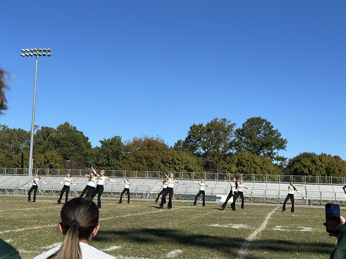 Kelly Swanner Duran (@msswannerkhs) on Twitter photo I had a great time at <a href="/FrankWCoxHS/">Frank W. Cox HS</a> ‘s pep rally this morning! Happy homecoming, Falcons!! 💛💚 I had a great time at <a href="/FrankWCoxHS/">Frank W. Cox HS</a> ‘s pep rally this morning! Happy homecoming, Falcons!! 💛💚