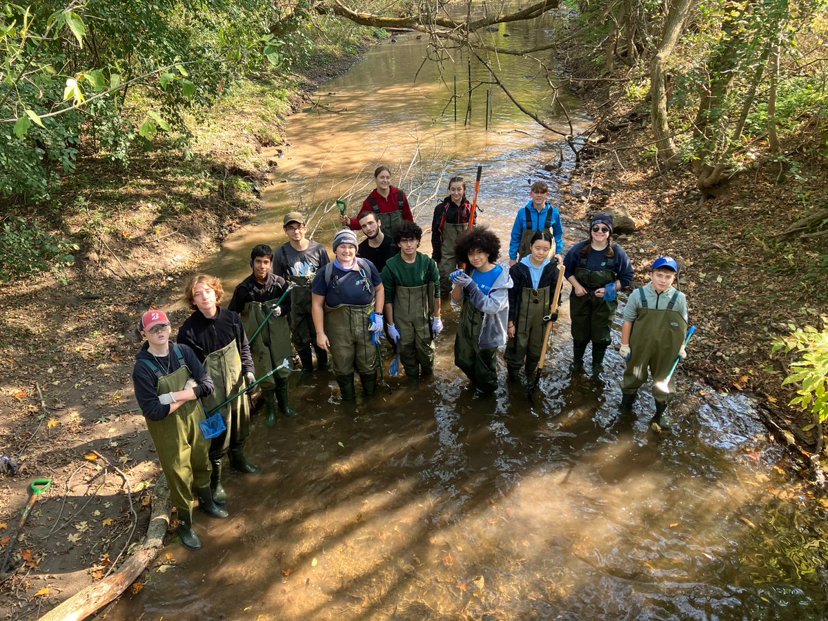 80 youth volunteers were busy this week in <a href="/_HaltonHills/">Town of Halton Hills</a> helping CVC with eco-projects at Silver Creek in Cedarvale Park and #HungryHollowSNAP. 🌱♻️Students from John T Tucker PS and <a href="/GeorgetownDHS/">GDHS</a> helped care for newly planted trees, removed invasive buckthorn and enhanced