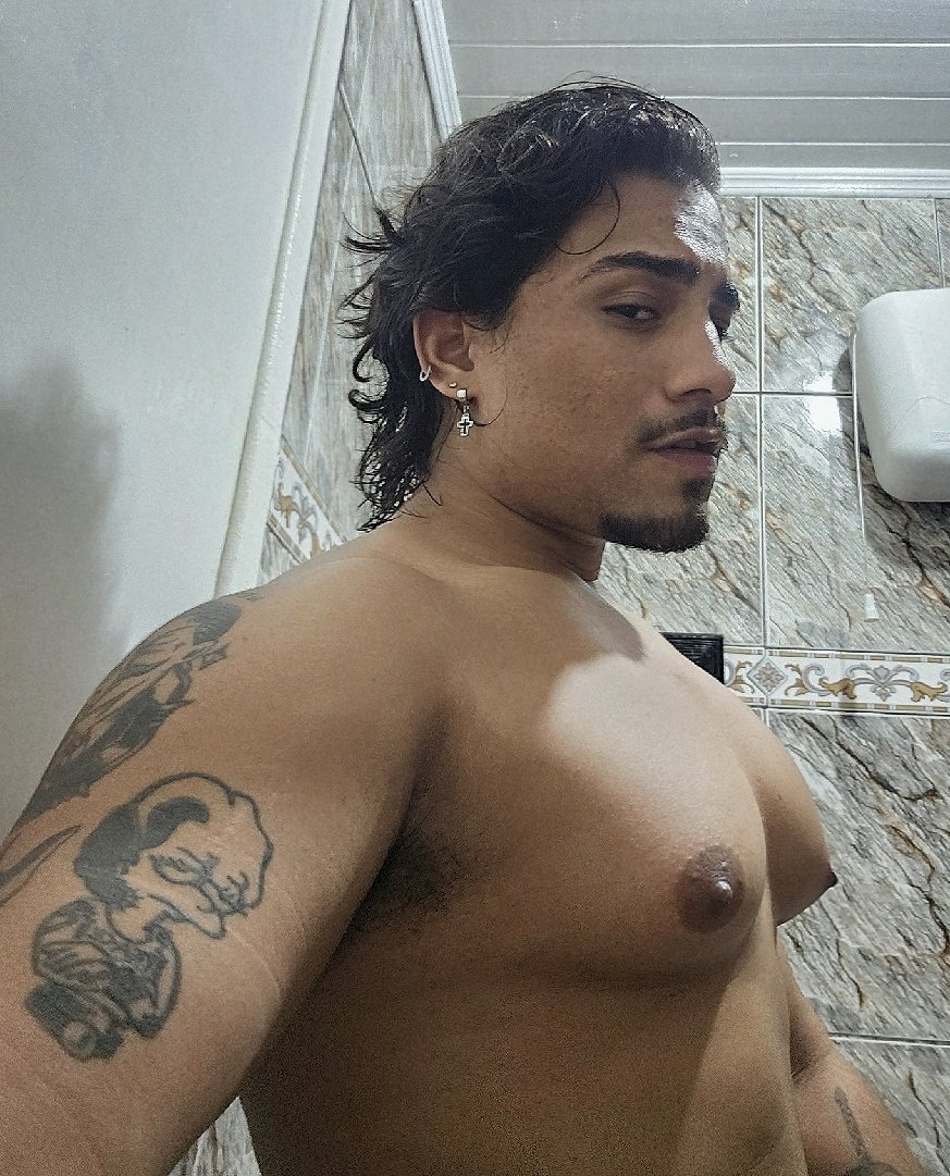PecJohn1's tweet photo. Peitão inchado do treino de hoje 🔥 https://t.co/z6lCvvZdvy