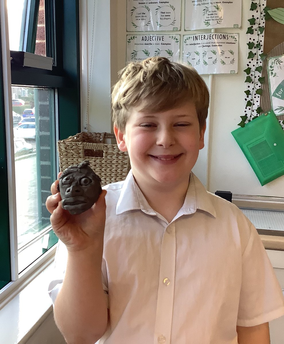 Miss Taylor tweet media