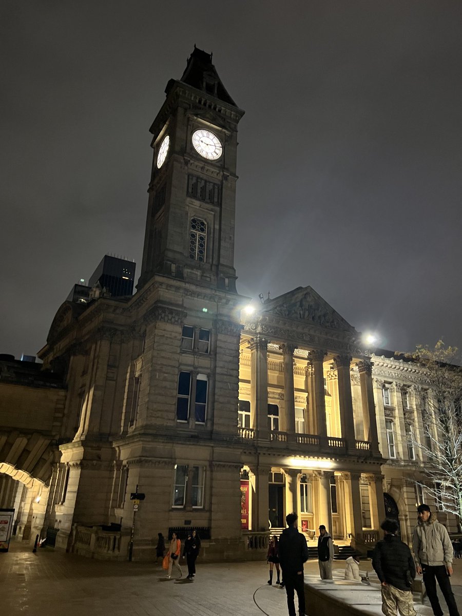 Roz McMullan tweet media