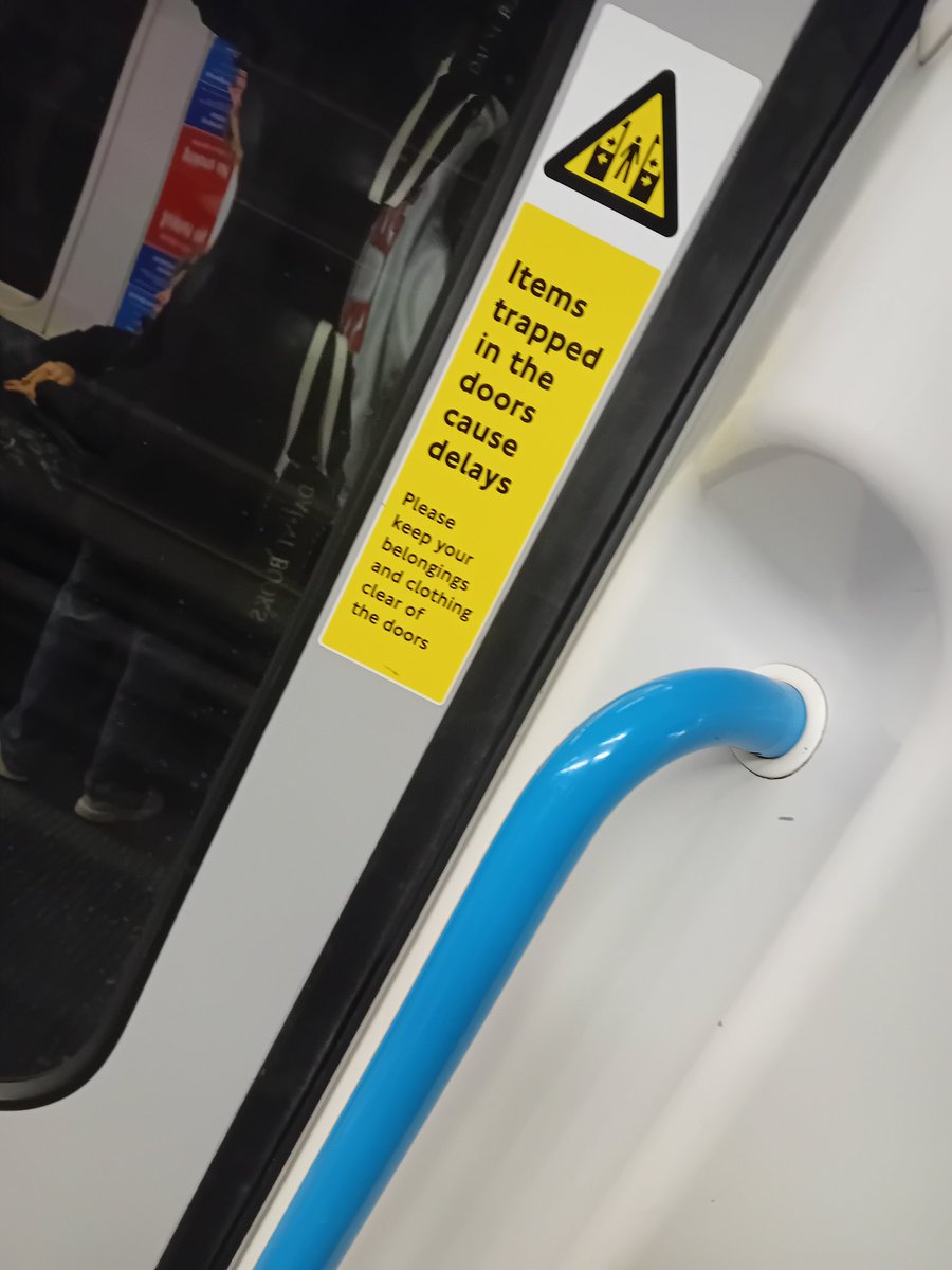 Red Jumper Martin tweet media