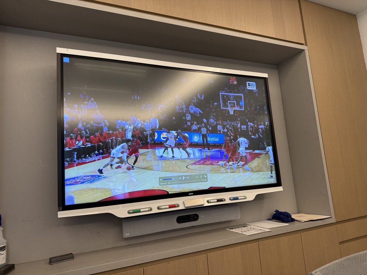 franfraschilla's tweet image. Had a great day at practice &amp;amp; film room with ⁦@CoachPikiell⁩, ⁦@bknight20⁩ &amp;amp; ⁦@RutgersMBB⁩ today. Such a great culture here from coaches, players to managers! ⁦@bigten⁩