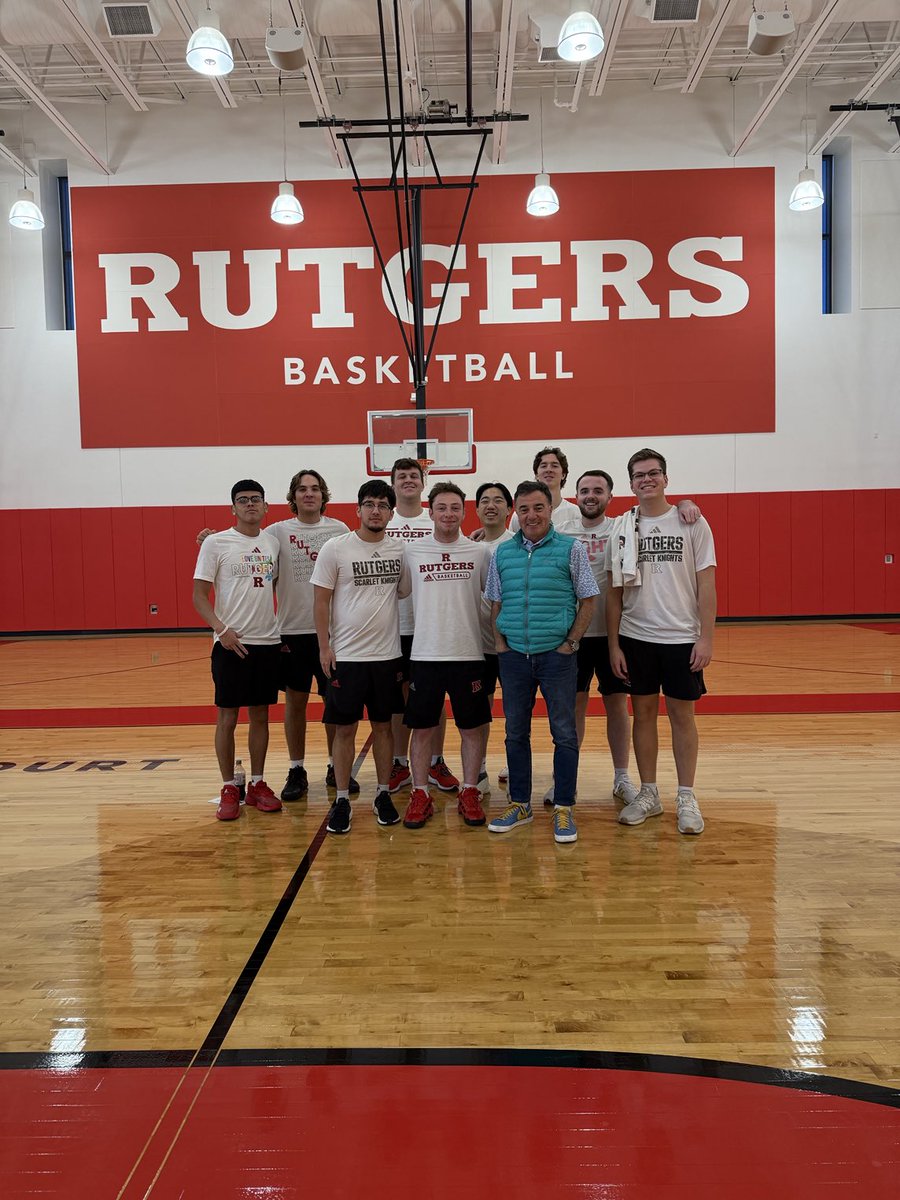 franfraschilla's tweet image. Had a great day at practice &amp;amp; film room with ⁦@CoachPikiell⁩, ⁦@bknight20⁩ &amp;amp; ⁦@RutgersMBB⁩ today. Such a great culture here from coaches, players to managers! ⁦@bigten⁩