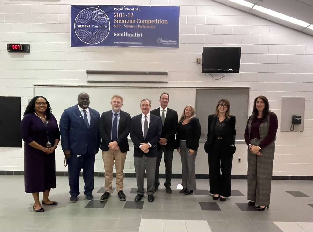 Teamwork makes the dream work! Career Academy Parent-Teacher Organizations met with District leaders on Tuesday to discuss ways to continue supporting our students and educational community.