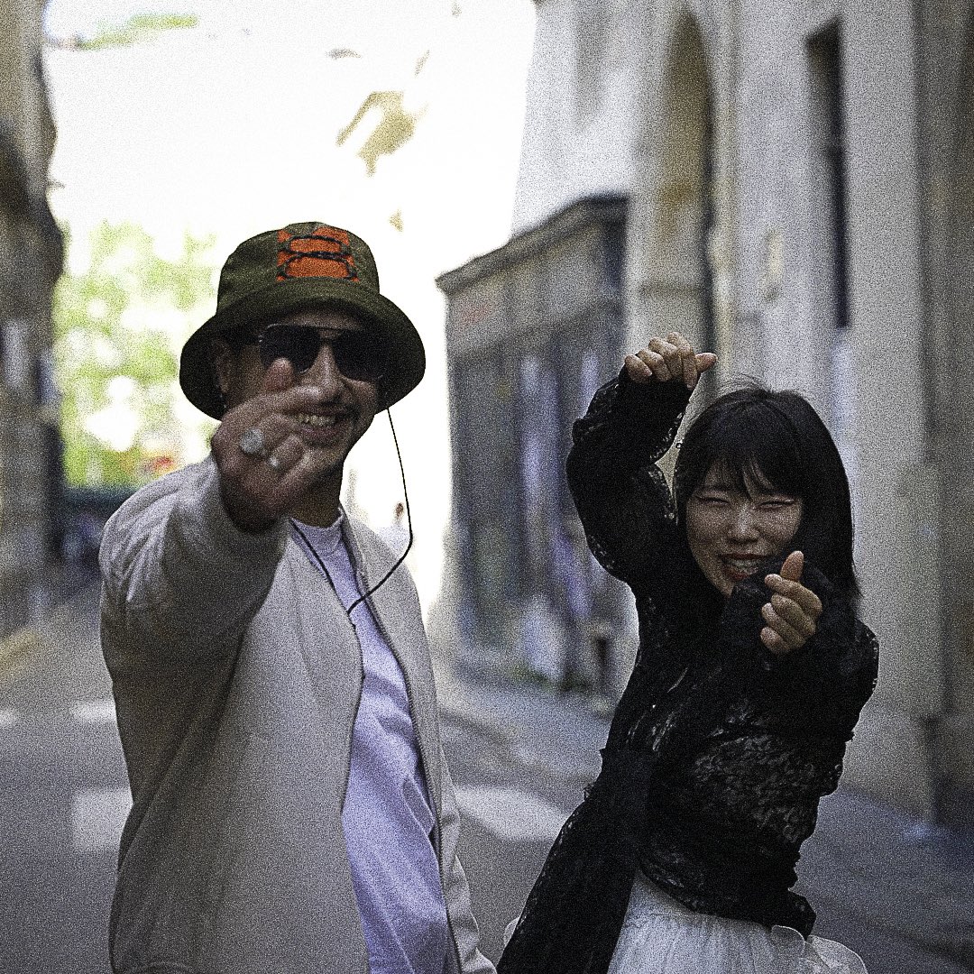 France 🇫🇷 à Nantes
Il apparaîtra dans "Art to Play" 🎊

art-to-play.fr/guests/yukka/

Petite émission le samedi 16 novembre
Dimanche 17 novembre, scène principale
Ventes de CD et de marchandises ✨ Signes ✨

Ne manquez pas non plus l"étape de collaboration avec Cookiesan !
Tu veux