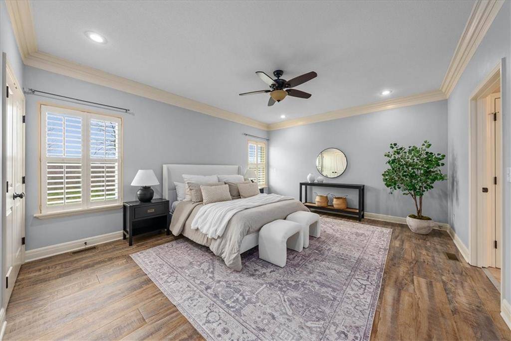 janainkc's tweet photo. 🔥 PRICE IMPROVEMENT 💵 $725,000
📍11917 S Eagle Crest Dr, Lee's Summit

➡️ 7 Bed | 4 Bath | 4k+ sqft

Details ➡️ https://t.co/qtM1gXfS0R

Listed by: 
Jana Jeffery
c: 816.882.3970

Royal Fox Network
Real Broker, LLC
o: 785.329.9077 https://t.co/FY9qMCQJFw