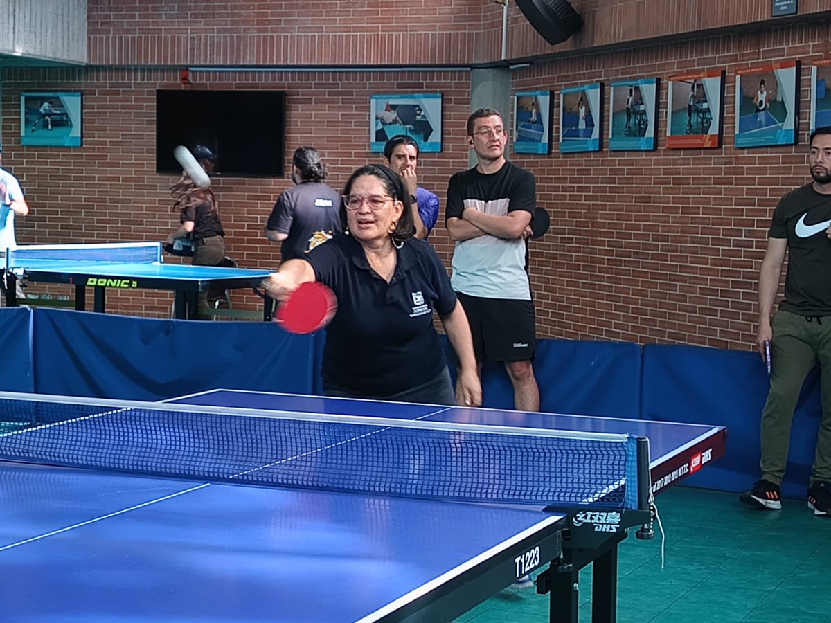 ServicioCivilD's tweet image. ¡Avanzan los #JuegosDeportivosDistritales! 💪 A esta hora, la fase de grupos individual de tenis de mesa está en marcha 🏓. ¡Pronto conoceremos a las finalistas! 🏆 #PoderDelBienEstar #BogotáMiCiudadMiCasa