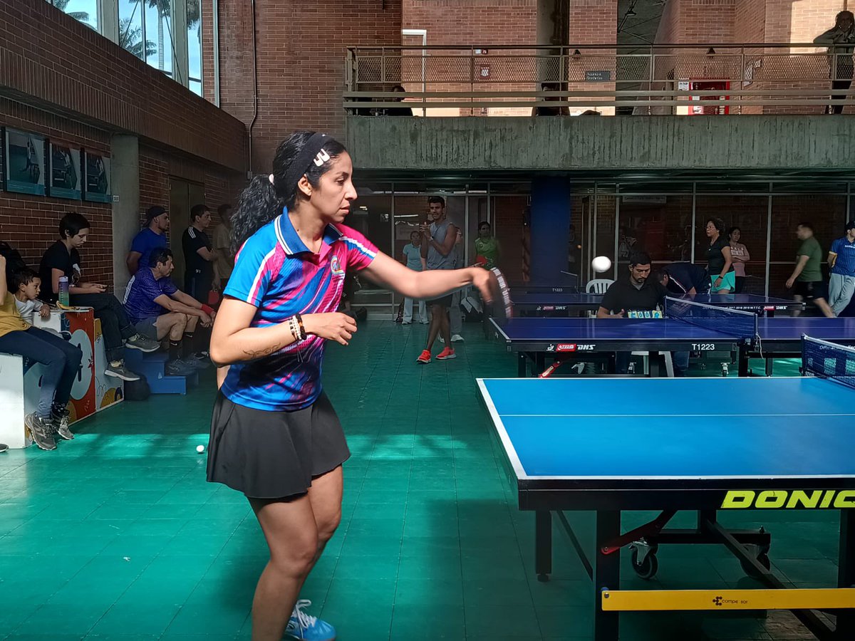 ServicioCivilD's tweet image. ¡Avanzan los #JuegosDeportivosDistritales! 💪 A esta hora, la fase de grupos individual de tenis de mesa está en marcha 🏓. ¡Pronto conoceremos a las finalistas! 🏆 #PoderDelBienEstar #BogotáMiCiudadMiCasa