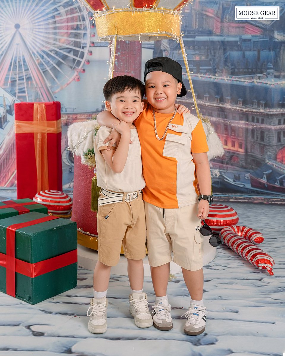 kpmlyaoutsider's tweet image. Wrap up in the warmth and magic of the season with Moose Gear and Moose Girl! 🧣✨

#MooseGear #MooseGearPH #MooseGearKids #ItsShowtime #Argus #Kulot #Kelsey #Jaze