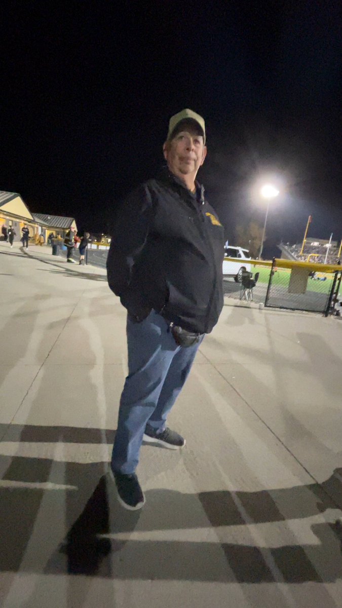 HumboldtBS's tweet photo. …@LakeBarstool the average clear lake alumni #shitters #stayhorny #HesCool https://t.co/wOJGksFWFw