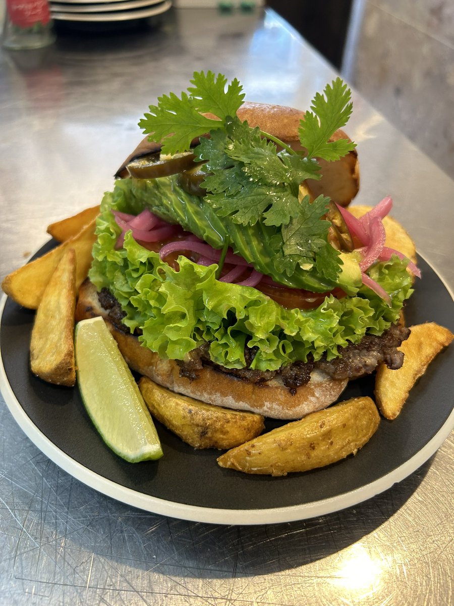 TEPPEIvsPANZER's tweet photo. ブーストバーガーはじまりましたー
今日も夜8時までいます
アレしてください🍔 https://t.co/HZgY96scbw