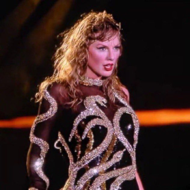 taylorswiftbr's tweet image. A energia de GOSTOSA com o figurino novo da era “reputation”. 

#MiamiTSTheErasTour