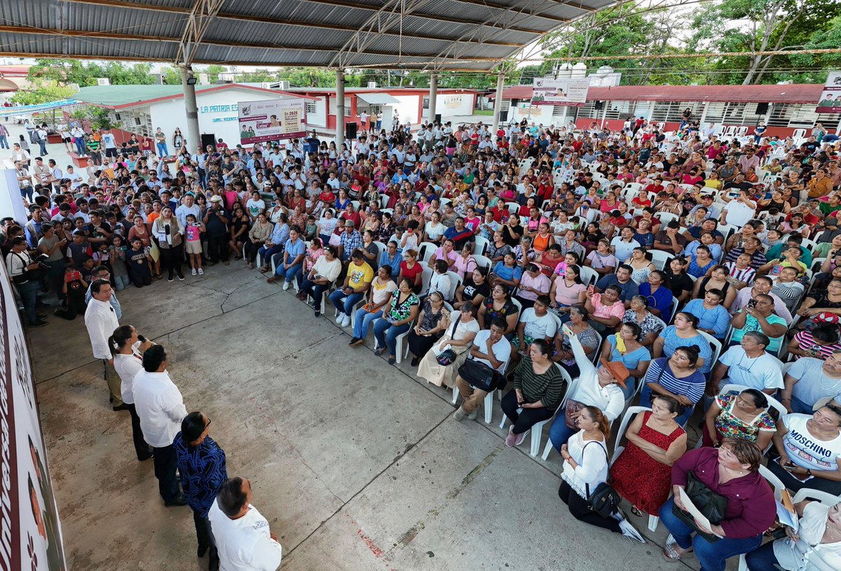Claudiashein's tweet photo. En Balancán, Tabasco, asistimos a una asamblea para informar sobre las becas Rita Cetina que llegarán a todas las familias con hijos en secundarias públicas. https://t.co/MLdQ4RWMmv