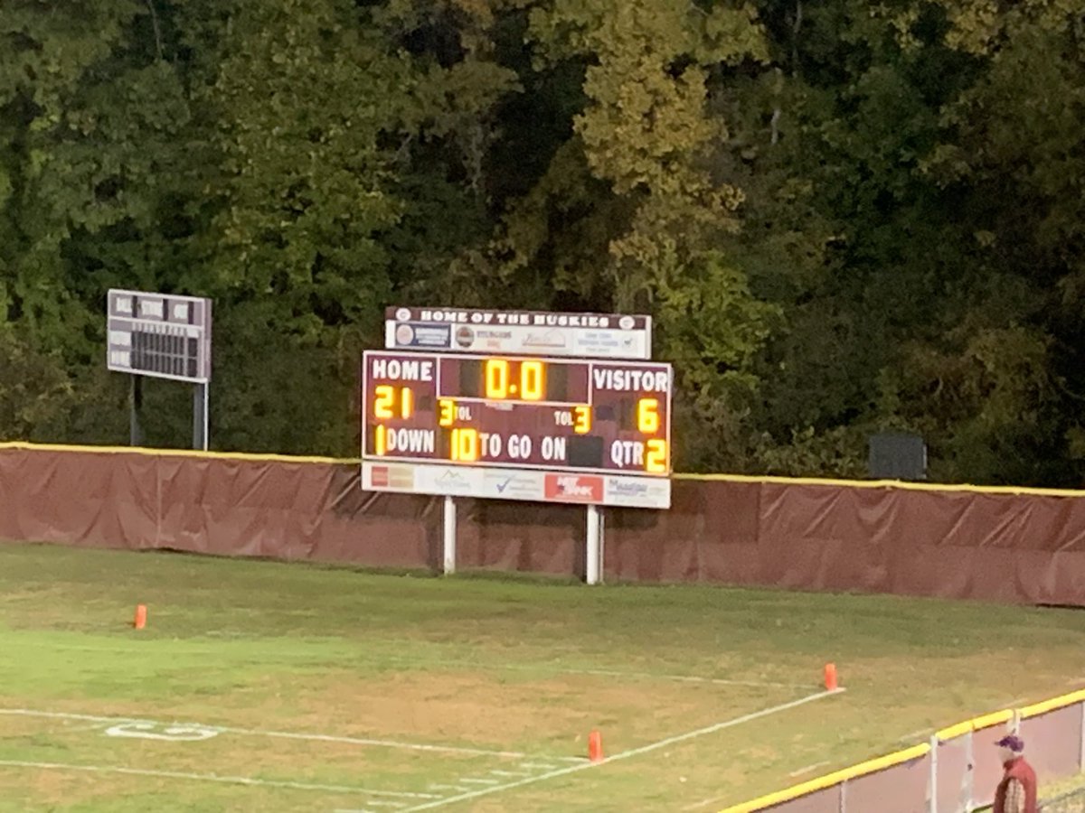 jetnova16's tweet image. Gloversville Huskies vs. Schalmont Sabres

Halftime Score:
Gloversville Huskies: 21
Schalmont Sabres: 6

Full Game Score:
Gloversville Huskies: 48
Schalmont Sabres: 28
@WTEN
@Griffin__Haas
@TommyVtine116