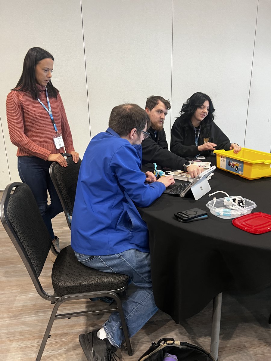 missusem's tweet image. Exploring with other educators never gets old, especially with @LEGO_Group @LEGOEDUCATION. My session today on #SpikePrime with @ATLEalberta - some creative building and coding. All hands-on. Thank you for joining me!
#TeachCode #TeachPlay #ComputationalThinking #Lego