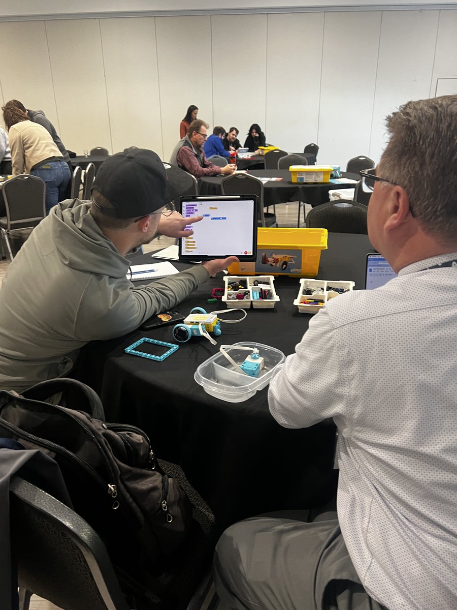 missusem's tweet image. Exploring with other educators never gets old, especially with @LEGO_Group @LEGOEDUCATION. My session today on #SpikePrime with @ATLEalberta - some creative building and coding. All hands-on. Thank you for joining me!
#TeachCode #TeachPlay #ComputationalThinking #Lego