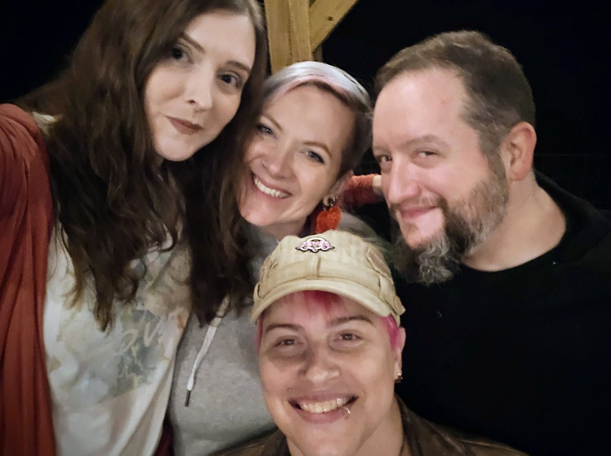 𝚔𝚒𝚖𝚖𝚢.𝚣𝚒𝚙 🅅 👊🇺🇸🔥 (@kimmydotzip) on Twitter photo I don't know whose house this is, but I'm with <a href="/inclusiveunicrn/">Ⓥ Schmoo's Inclusive Little Unicorn🦄</a>, <a href="/deviantollam/">Deviant Ollam ツ</a>, & <a href="/AlanaFeral/">Alana McLaughlin🏳️⚧️</a> 😊 I don't know whose house this is, but I'm with <a href="/inclusiveunicrn/">Ⓥ Schmoo's Inclusive Little Unicorn🦄</a>, <a href="/deviantollam/">Deviant Ollam ツ</a>, & <a href="/AlanaFeral/">Alana McLaughlin🏳️⚧️</a> 😊