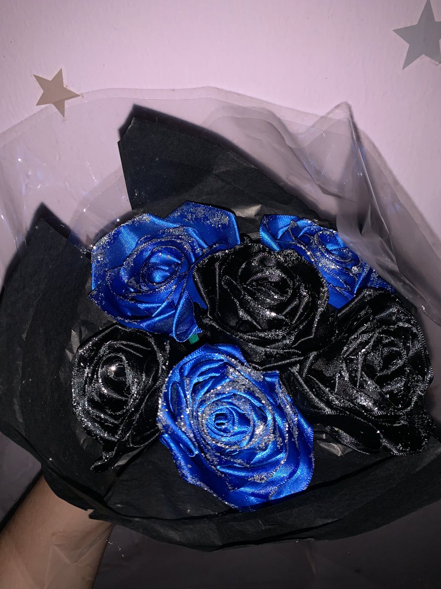 dudsmesq's tweet photo. Pessoal, estou fazendo Buquês de Rosas eternas sob encomenda✨💐

Além de não murcharem, elas simbolizam amor e afeto que nunca se apagam. Seja para presentear ou decorar, são a escolha ideal.

rt da amizade💘 https://t.co/0nOgy66qrO