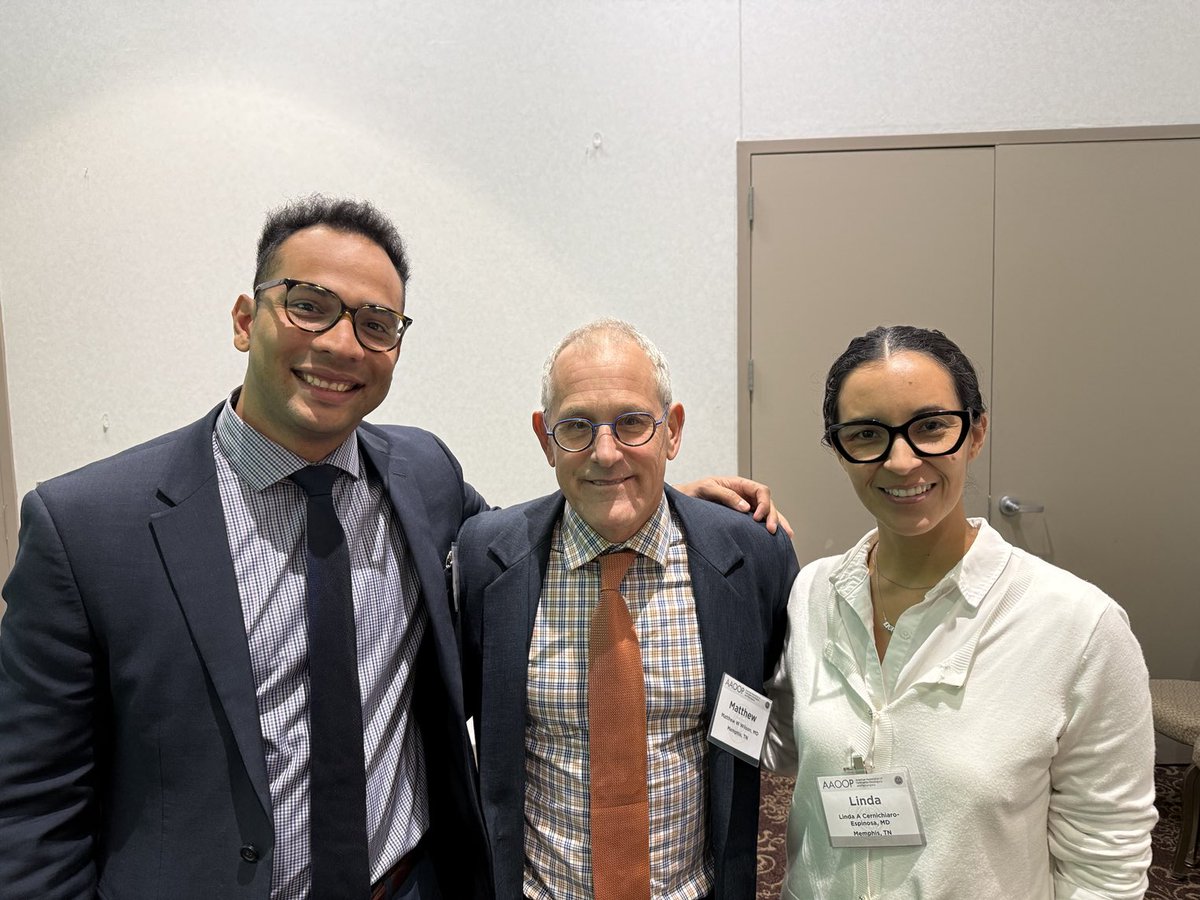 When your mentees take home both best paper and best poster at the AAOO, it is a good day!!!! #HamiltonEyeInstitue#UTHSC
#Ocularoncology