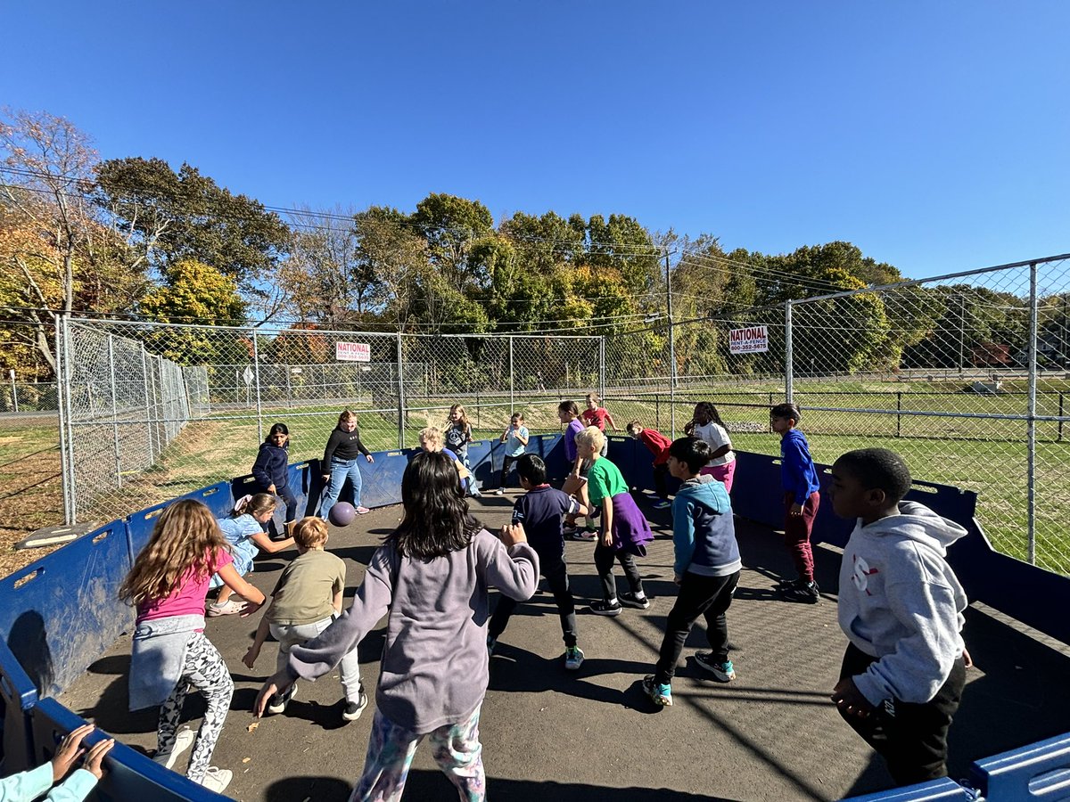MrsJackopsic's tweet photo. Fun Friday included an awesome game of Gaga Ball! Thanks @WindermerePTO for this amazing playground addition. @WindyWhales https://t.co/PBBjQsIwjg
