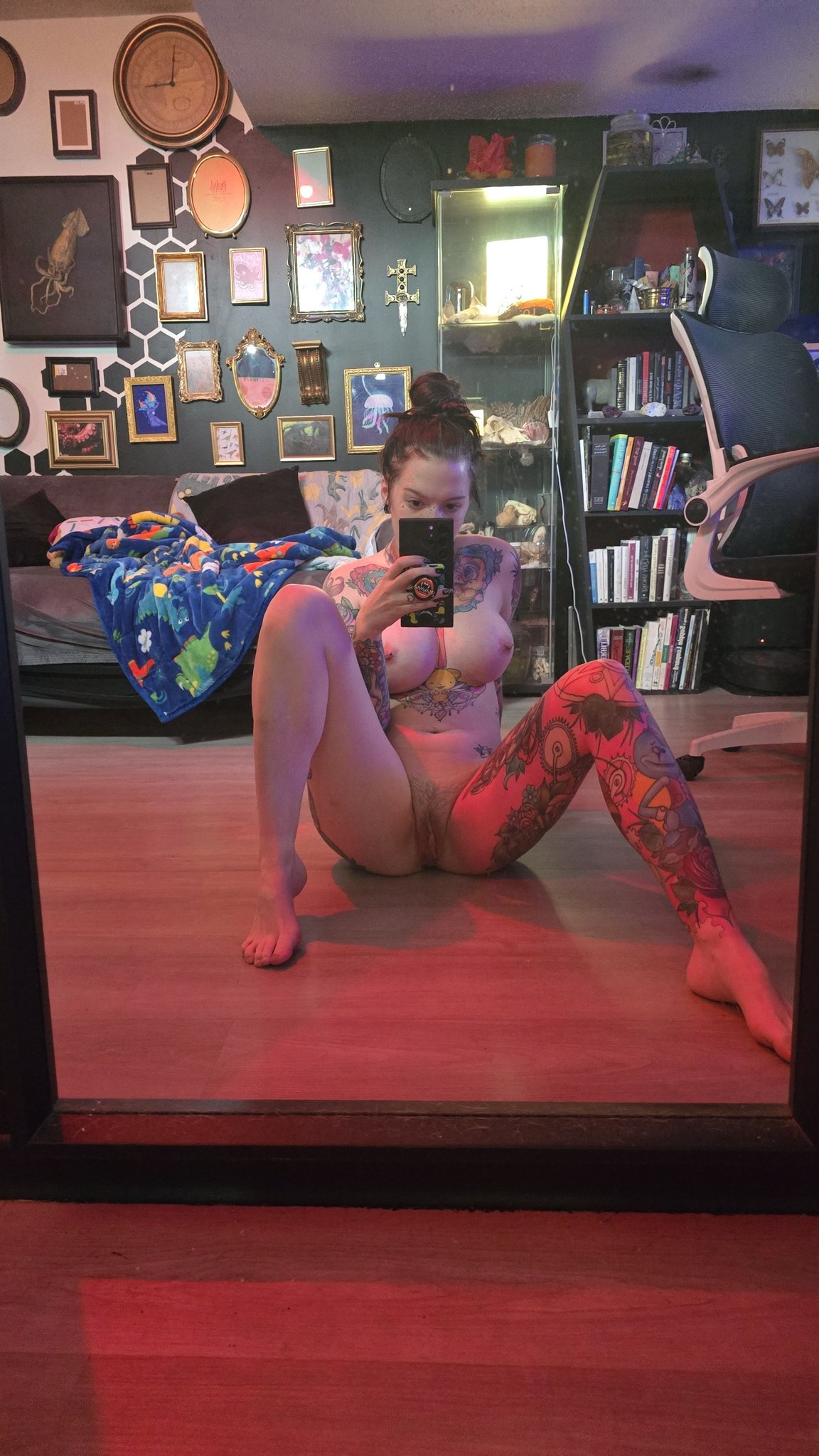 I love not wearing clothes around my house https://t.co/7Hdt767gf7