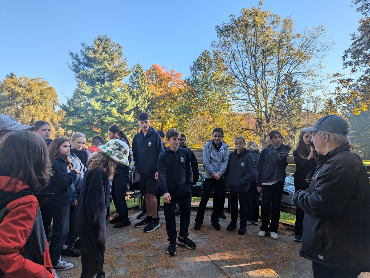 LisaMessom's tweet photo. It was a beautiful day spent with the grade 7's at Mountsberg today. 🍁🍂 https://t.co/zFaBVMfu0d