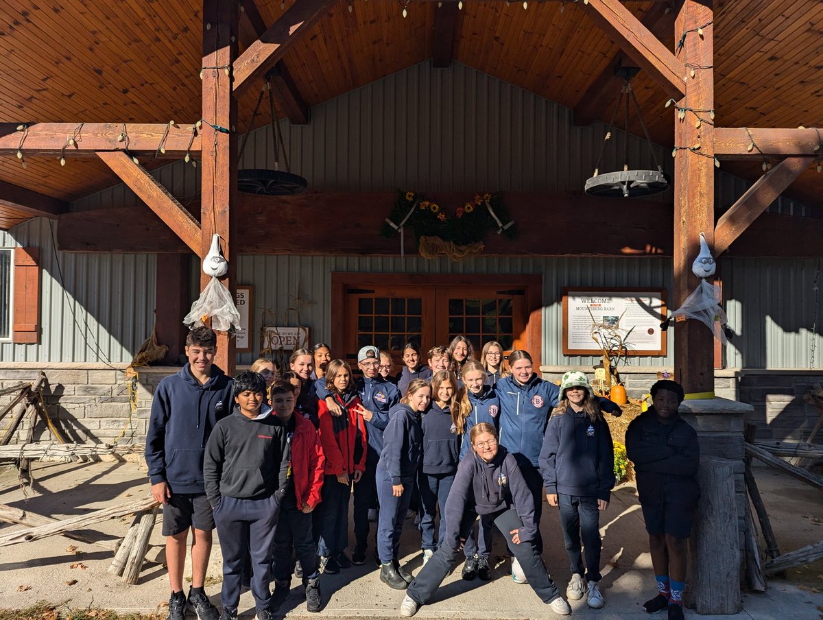 LisaMessom's tweet photo. It was a beautiful day spent with the grade 7's at Mountsberg today. 🍁🍂 https://t.co/zFaBVMfu0d