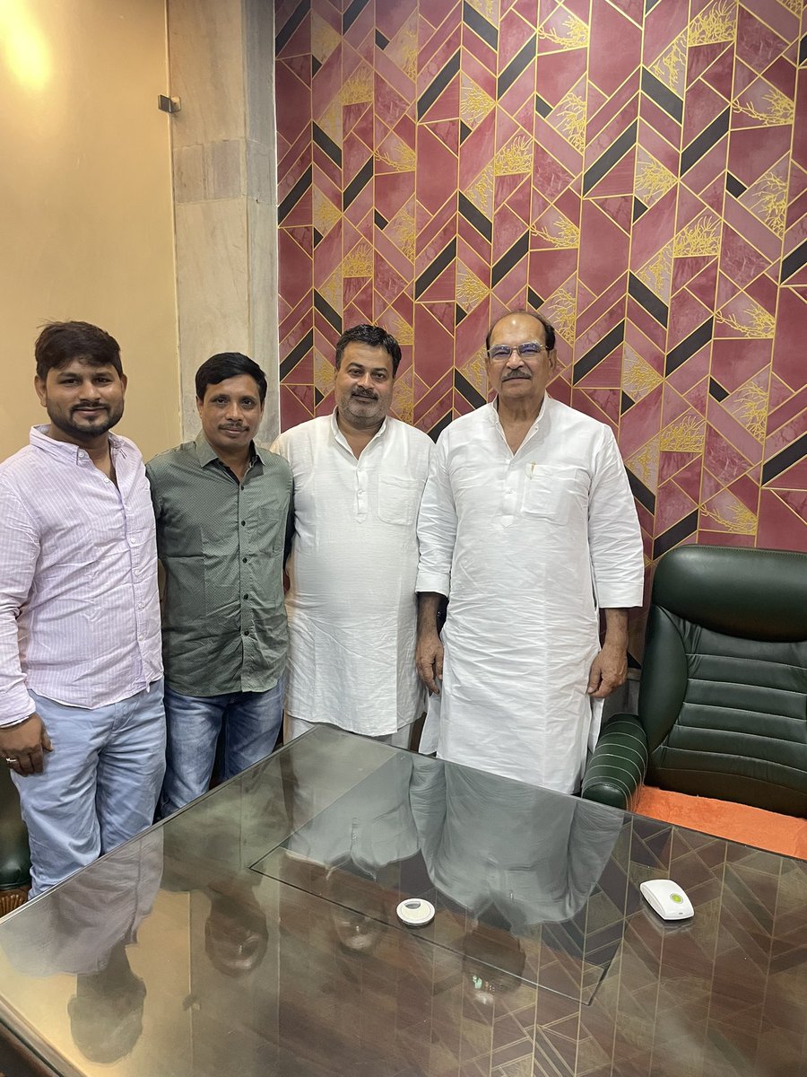 YadavSantoshINC's tweet image. दिल्ली मे समाज के गौरव आदरणीय श्री डी पी यादव जी से मुलाक़ात कर आशीर्वाद मार्गदर्शन प्राप्त किया।🌺 #DPYADAV